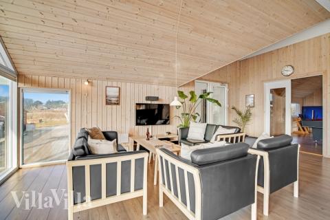 Vardagsrummet i lyxstuga nr 236.