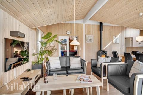 När ni besöker lyxhus nr 236 kan ni mysa tillsammans i sofforna.