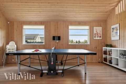 Lyxstuga 192 för 22 personer har ett stort aktivitetsrum med bl.a. biljard och dart