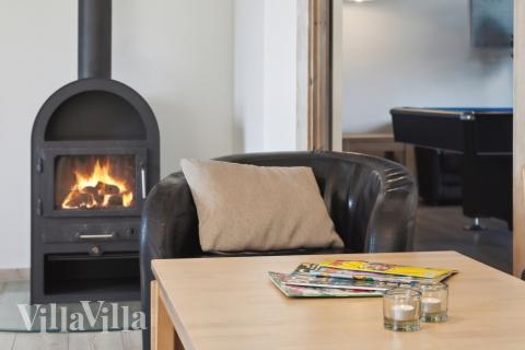 Soffhörnan i lyxstuga 192 i Nordjylland.