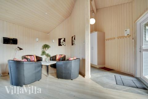 Lyxstuga 194 för 20 personer har ett stort aktivitetsrum med bl.a. biljard och dart