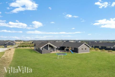 Den tjusiga sommarstugan nr 194 med gott om plats för upp till 20 personer