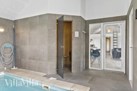 Njut av bastuvärmen i lyxstuga nr 193 för 16 personer