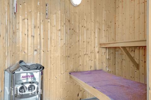 Njut av bastuvärmen i lyxstuga nr 304 för 18 personer