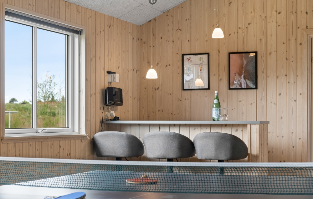Aktivitetsrum i lyxstuga nr 304 med 7 sovrum och plats för 18 personer.