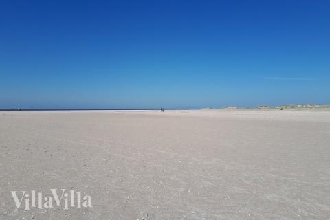 Den vackra stranden i närheten av lyxhus 182 vid Sydjylland.