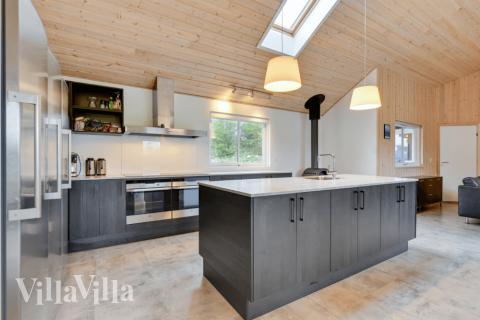 Köket i lyxstuga nr 231 är generöst inrett.