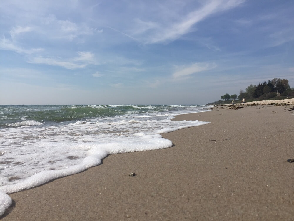 Stranden i närheten av lyxhus 264 i Sydjylland bjuder in till en promenad.