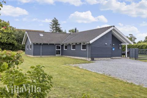 Den tjusiga sommarstugan nr 264 med gott om plats för upp till 14 personer