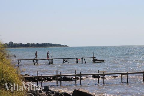Stranden i närheten av lyxhus 271.