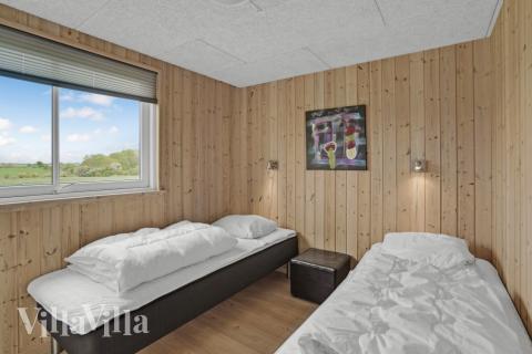 Ett av de 5 utmärkta sovrummen i lyxstuga nr 271 i Sydjylland.