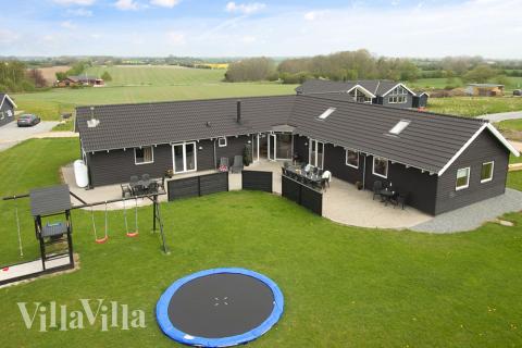 Välkommen till detta fantastiska lyxhus nära den barnvänliga stranden på Sydals