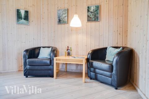 Lyxstuga 241 för 16 personer har ett stort aktivitetsrum med bl.a. biljard och dart