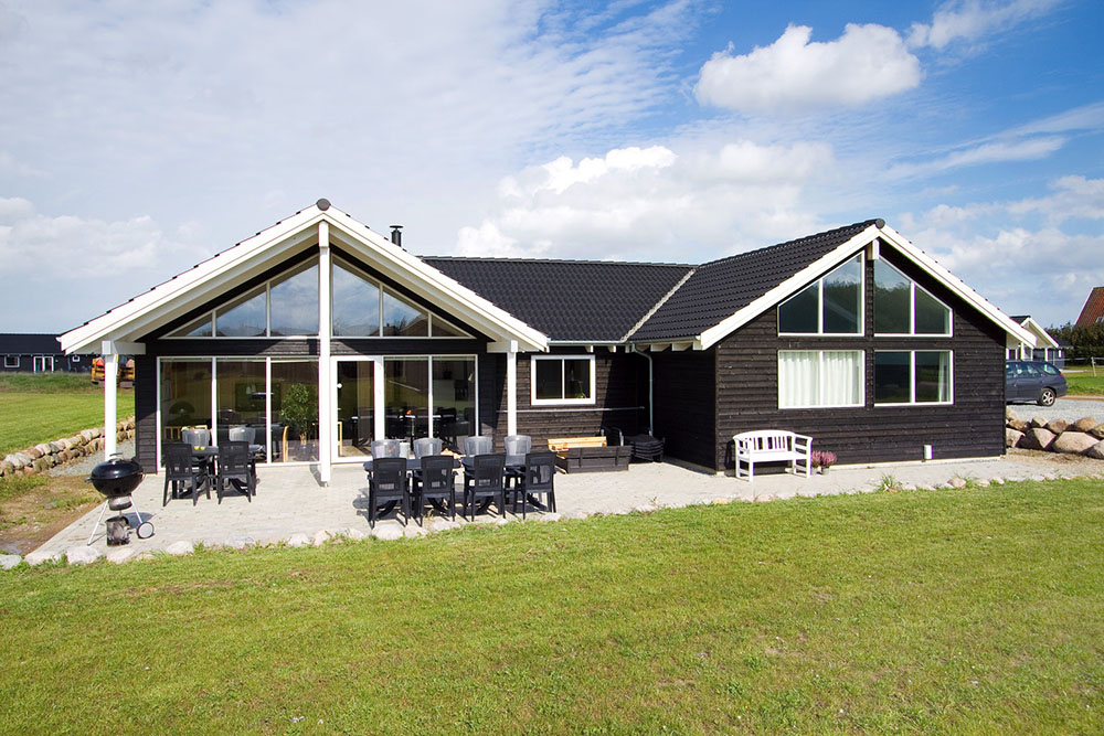 Detta härliga poolhus ligger vid Als barnvänliga sandstrand