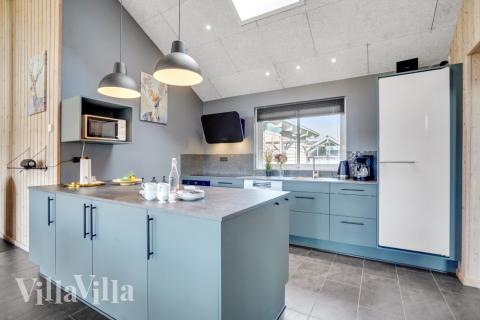 Köket i lyxstuga nr 260 är utrustat så att ni kan laga mat till 16 personer.