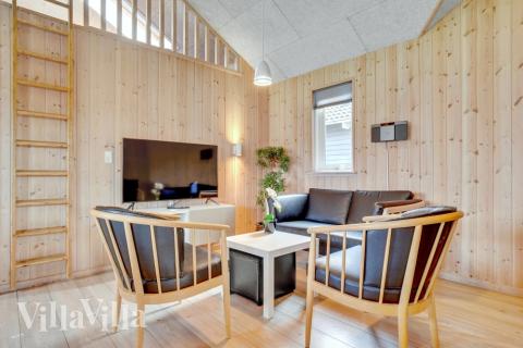 Soffhörnan i lyxstuga 260 i Sydjylland.