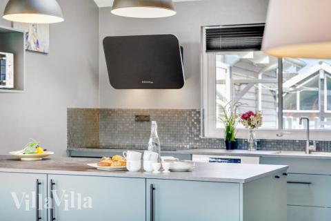 Köket i lyxstuga nr 260 är generöst inrett.