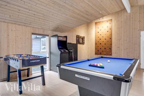 Aktivitetsrum i lyxstuga nr 262 med 5 sovrum och plats för 14 personer.