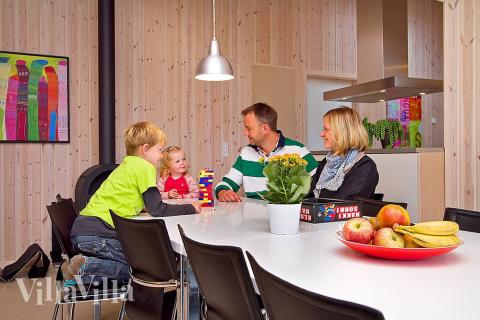 Allrummet är ljust och rymligt, och blir gärna husets naturliga samlingspunkt