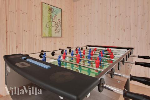 Aktivitetsrum i lyxstuga nr 266 med 6 sovrum och plats för 16 personer.