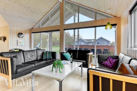 Soffhörnan i lyxstuga 280 i Sydjylland.