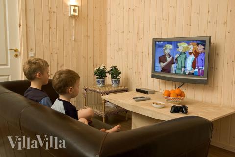 Man kan även mysa i soffan framför en bra film eller spela på husets Playstation 2