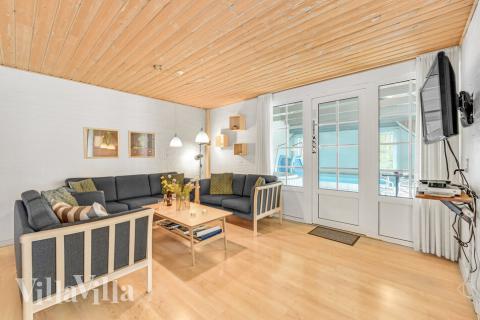 Soffhörnan i lyxstuga 145 i Vestjylland.