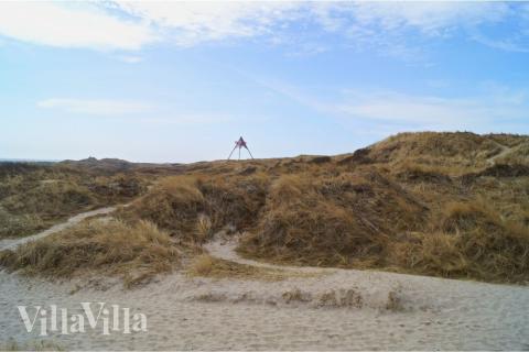 Den vackra stranden i närheten av lyxhus 145 vid Vestjylland.