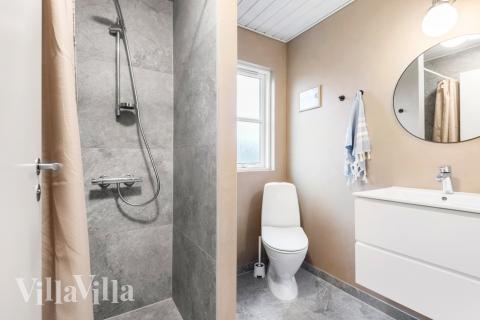 Ett av badrummen i lyxstuga nr 167