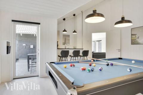 Gillar man en aktiv semester har detta sommarhus rikligt att erbjuda - med både bordtennis, airhockey, fotbollsspel och Playstation 