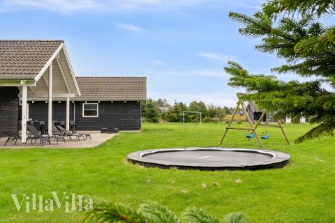 Den tjusiga sommarstugan nr 207 med gott om plats för upp till 26 personer