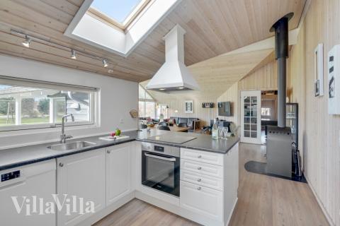 I lyxstugans kök finns allt ni behöver för att laga mat till 10 personer. 