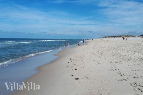 Den vackra stranden i närheten av lyxhus 294 vid Vestjylland.
