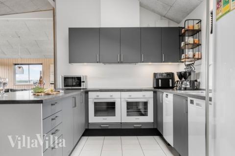 Köket i lyxstuga nr 294 är generöst inrett.