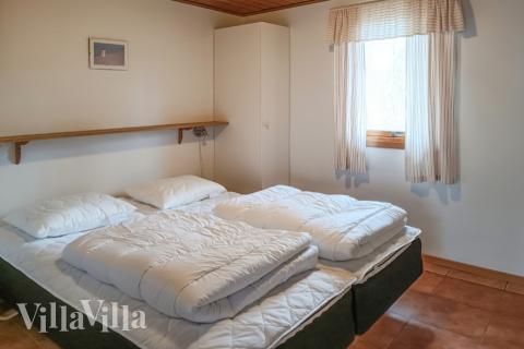 Ett av de 3 utmärkta sovrummen i lyxstuga nr 126 i Sverige.