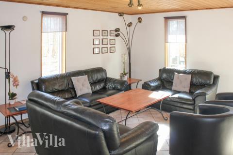 Soffhörnan i lyxstuga 78 i Sverige.