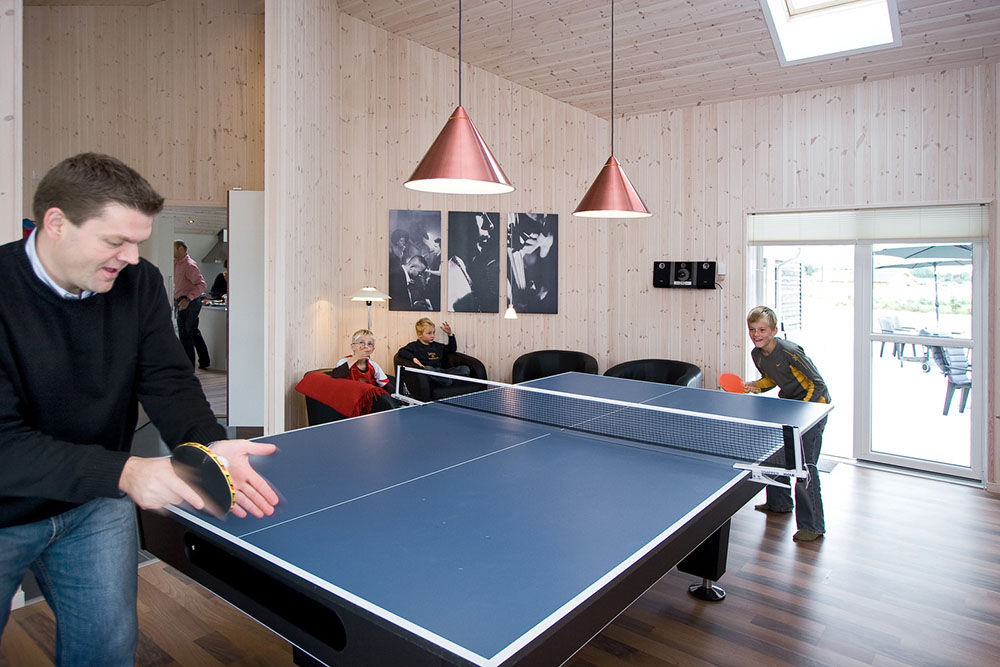 Aktivitetsrummen har bl.a. biljard, bordtennis och dart. Här kan man också kolla sin e-post om man tar med sig sin egen dator