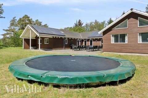 Förutom de många timmar som du kan tillbringa i stugans poolavdelning erbjuder lyxstuga 261 även många utomhusaktiviteter