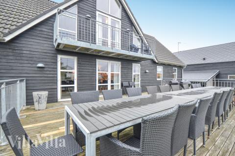 Den tjusiga sommarstugan nr 148 med gott om plats för upp till 24 personer