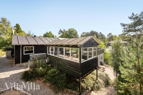 Den tjusiga sommarstugan nr 247 med gott om plats för upp till 20 personer