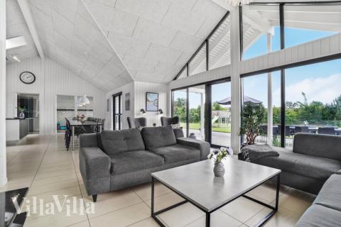 Soffhörnan i lyxstuga 276 i Nordsjälland.