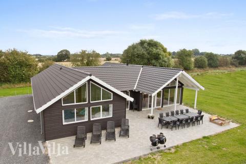 Detta lyxhus med alla sina aktivitetsmöjligheter är den perfekta inramningen på en fantastisk semesterupplevelse alla tider på året