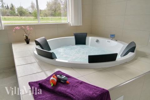 Efter en händelserik dag, är det skönt att kunna slappna av i det stora spa-badet