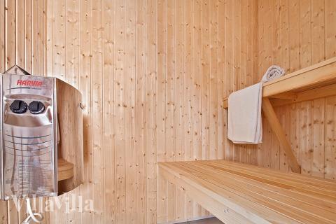 I husets bastu kan man slappa och ha det skönt under en kylig dag