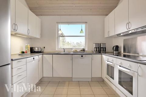 Köket i lyxstuga nr 177 är utrustat så att ni kan laga mat till 24 personer.