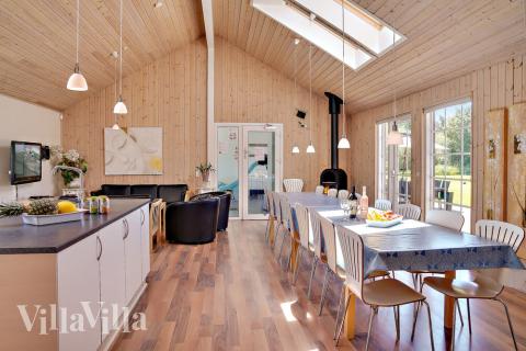 Köket i lyxstuga nr 253 är generöst inrett.