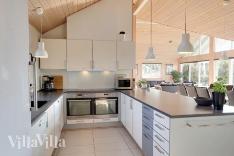 Köket i lyxstuga nr 272 är generöst inrett.