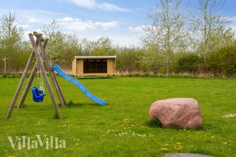 Förutom de många timmar som du kan tillbringa i stugans poolavdelning erbjuder lyxstuga 285 även många utomhusaktiviteter