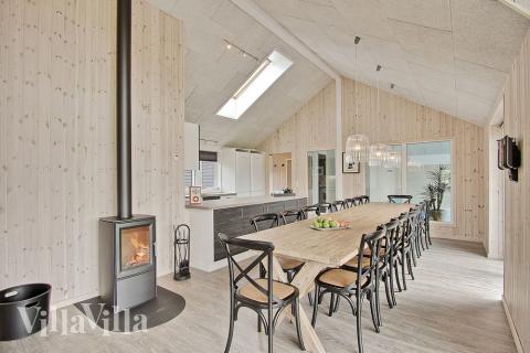 Allrummet är ljust och rymligt, och blir gärna husets naturliga samlingspunkt