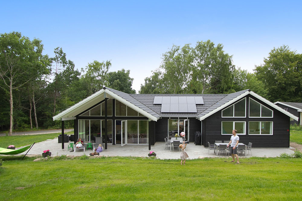 Lyx Huset ligger på en stor tomt nära Hornbæk vacker strand och butiker